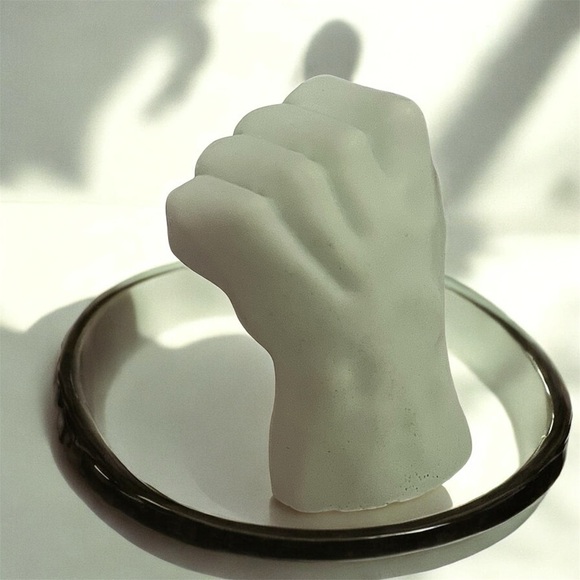 Hulk fist soap apple cherry scented handmade 3x4in shea butter based 6oz - Picture 3 of 3